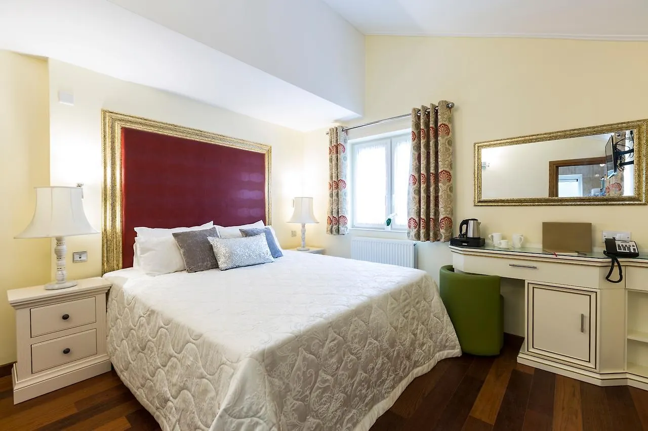 Linton Hotel Luton Лутон 3*,